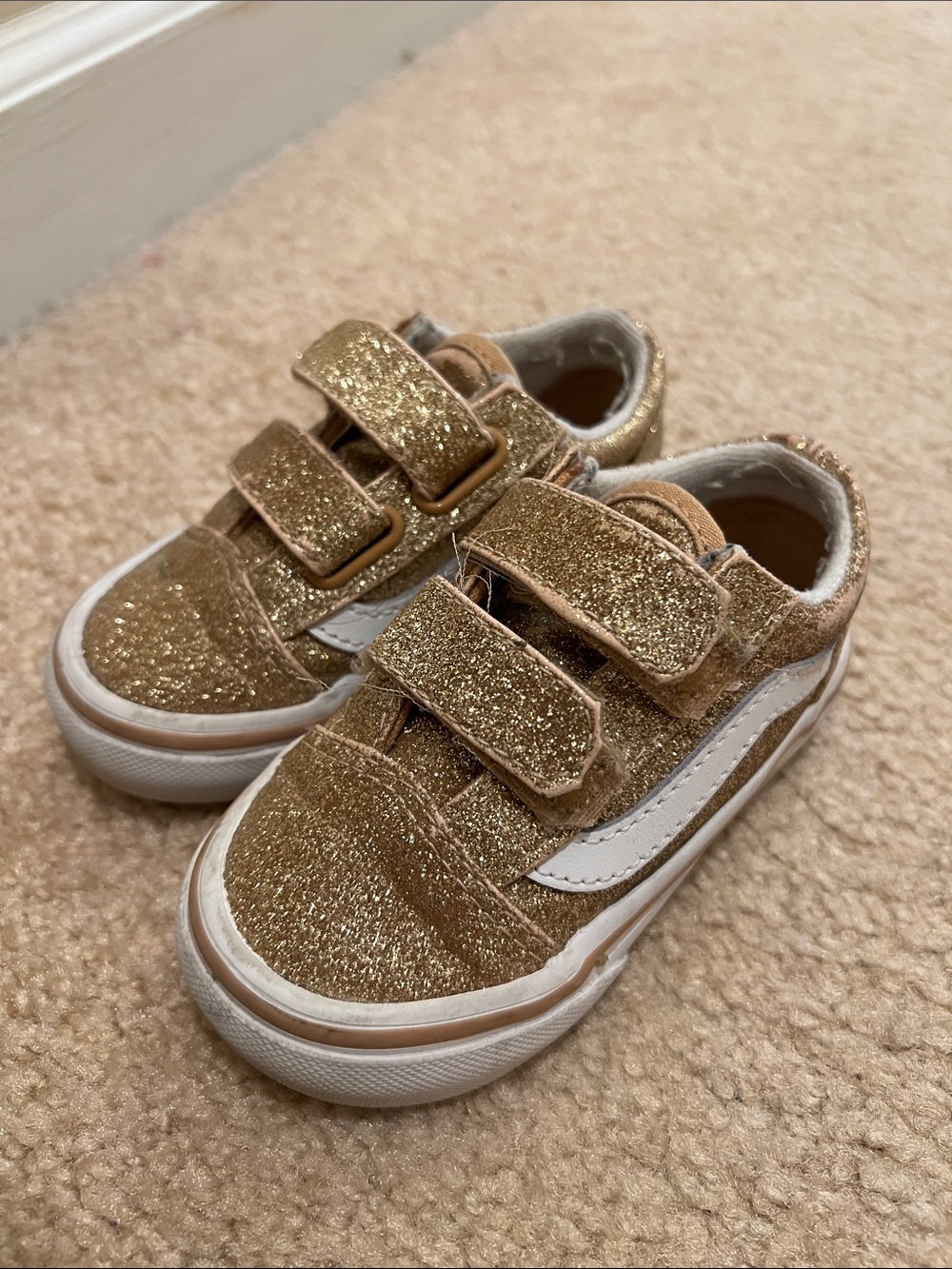 Vans Kids Gold Glitter Old Skool Velcro Sneakers